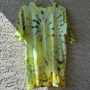 Neon yellow tie dye tee